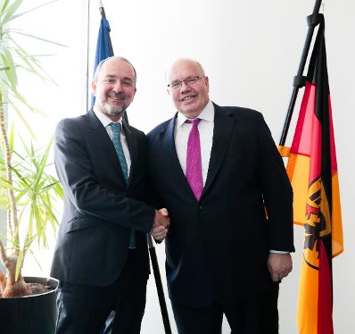Am 10. Juni 2016 traf Kanzleramtsminister Thomas Drozda (l.) im Rahmen seines Besuchs in Berlin den deutschen Kanzleramtsminister Peter Altmaier (r.) zu einem Gespr&auml;ch.