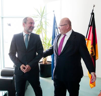 Am 10. Juni 2016 traf Kanzleramtsminister Thomas Drozda (l.) im Rahmen seines Besuchs in Berlin den deutschen Kanzleramtsminister Peter Altmaier (r.) zu einem Gespr&auml;ch.