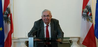 Am 4. Juli 2016 &uuml;berreichte Kunst- und Kulturminister Thomas Drozda das Gro&szlig;e Silberne Ehrenzeichen mit dem Stern f&uuml;r Verdienste um die Republik &Ouml;sterreich an Walter Homolka. Im Bild der Laudator Gerhard Weis.