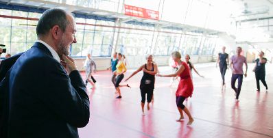 Am 18. Juli 2016 besuchte Kunst- und Kulturminister Thomas Drozda (im Bild) das ImPulsTanz Workshopzentrum und die Burgtheater Probeb&uuml;hne im Arsenal.