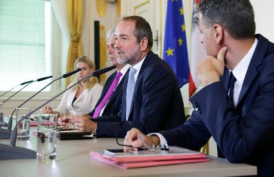 Kanzleramtsminister Thomas Drozda beim Medienbriefing &uuml;ber die Regierungssitzung am 30. August 2016.