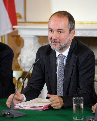 Kanzleramtsminister Thomas Drozda beim Medienbriefing &uuml;ber die Regierungssitzung am 6. September 2016.