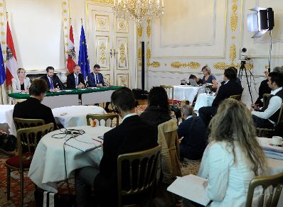Kanzleramtsminister Thomas Drozda und Staatssekret&auml;r Harald Mahrer beim Medienbriefing &uuml;ber die Regierungssitzung am 20. September 2016.