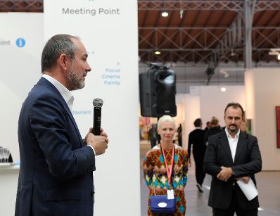Am 21. September 2016 besuchte Kunst-und Kulturminister Thomas Drozda die viennacontemporary, &Ouml;sterreichs internationale Kunstmesse in der Marxhalle Wien. Im Bild bei der Er&ouml;ffnung. 