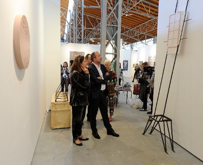 Am 21. September 2016 besuchte Kunst-und Kulturminister Thomas Drozda die viennacontemporary, &Ouml;sterreichs internationale Kunstmesse in der Marxhalle Wien.