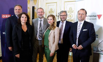 Am 30. September 2016 fand im Bundeskanzleramt ein Pressegespr&auml;ch zum Thema ORF-TVthek goes school &ndash; Videoarchiv &quot;&Ouml;sterreichs Zeitzeugen&quot; statt. Im Bild (v.l.n.r.) Willi Mernyi, Vorsitzender des Mauthausen Komitee &Ouml;sterreich, Christa Bauer vom Mauthausen Komitee &Ouml;sterreich, Kanzleramtsminister Thomas Drozda, Eva Reiter, Leiterin der ORF-TVthek, ORF-Generaldirektor Alexander Wrabetz und ORF-Onlinechef Thomas Prantner.