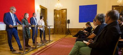 Am 17. Oktober 2016 gab Kunst- und Kulturminister Thomas Drozda gemeinsam mit Andrea Ecker, Sektionschefin f&uuml;r Kunst und Kultur eine Pressekonferenz bez&uuml;glich der Bestellung der wissenschaftlichen und kaufm&auml;nnischen Direktion des Belvedere Museum Wien 2017 bis 2022. Im Bild (v.l.n.r.) Wolfgang Bergmann, designierter kaufm&auml;nnischer Direktor des Belvedere Museum Wien, Stella Rollig, designierte k&uuml;nstlerische Direktorin des Belvedere Museum Wien, Kunst- und Kulturminister Thomas Drozda und Andrea Ecker, Sektionschefin f&uuml;r Kunst und Kultur.