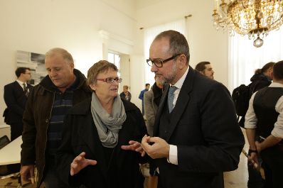 Am 26. Oktober 2016 empfing Kanzleramtsminister Thomas Drozda im Rahmen des Nationalfeiertages Besucherinnen und Besucher im Bundeskanzleramt.