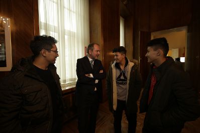 Am 26. Oktober 2016 empfing Kanzleramtsminister Thomas Drozda im Rahmen des Nationalfeiertages Besucherinnen und Besucher im Bundeskanzleramt.