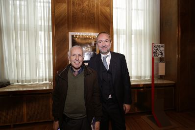Am 26. Oktober 2016 empfing Kanzleramtsminister Thomas Drozda im Rahmen des Nationalfeiertages Besucherinnen und Besucher im Bundeskanzleramt.