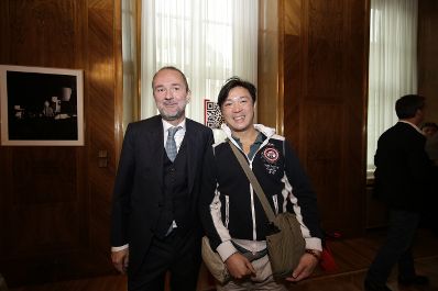 Am 26. Oktober 2016 empfing Kanzleramtsminister Thomas Drozda im Rahmen des Nationalfeiertages Besucherinnen und Besucher im Bundeskanzleramt.