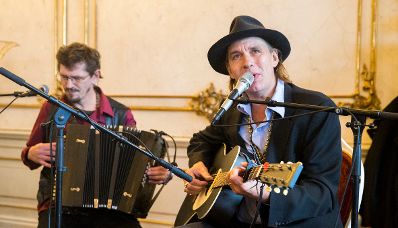 Am 3. November &uuml;berreichte Kunst- und Kulturminister Thomas Drozda das &Ouml;sterreichische Ehrenkreuz f&uuml;r Wissenschaft und Kunst I. Klasse an Ursula Pasterk.