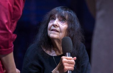 Am 8. November 2016 verlieh Kunst- und Kulturminister Thomas Drozda den &quot;&Ouml;sterreichischen Buchpreis 2016&quot;. Im Bild Preistr&auml;gerin Friederike Mayr&ouml;cker.