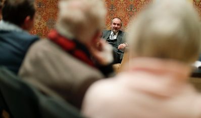 Am 15. November 2016 lud die &Ouml;sterreichische Gesellschaft f&uuml;r Kulturpolitik zum Gespr&auml;ch von Kunst- und Kulturminister Thomas Drozda (im Bild) mit Musikerin Birgit Denk ins Leopold Museum.