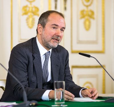 Am 15. November 2016 fand das Medienbriefing &uuml;ber die Regierungssitzung statt. Im Bild Kanzleramtsminister Thomas Drozda.