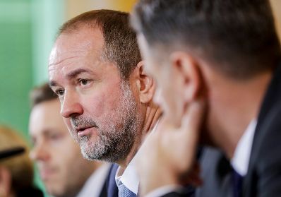 Am 6. Dezember 2016 fand das Medienbriefing &uuml;ber die Regierungssitzung statt. Im Bild Kanzleramtsminister Thomas Drozda.