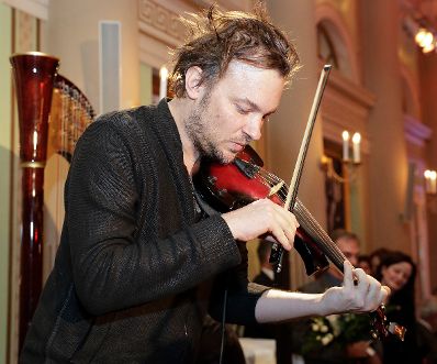 Am 12. J&auml;nner 2017 &uuml;berreichte Kunst- und Kulturminister Thomas Drozda im Theater in der Josefstadt die Urkunde, mit der Sandra F&ouml;ttinger-Cervik der Berufstitel Kammerschauspielerin verliehen wurde.