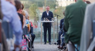 Am 22. Juni 2017 er&ouml;ffnete Kunst- und Kulturminister Thomas Drozda die Gustav Klimt Ausstellung im Belvedere.