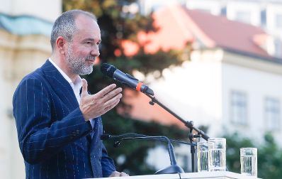 Am 22. Juni 2017 er&ouml;ffnete Kunst- und Kulturminister Thomas Drozda die Gustav Klimt Ausstellung im Belvedere.