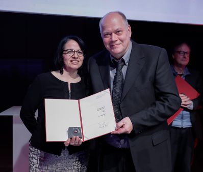 Am 25. J&auml;nner 2017 er&ouml;ffnete Kunst- und Kulturminister Thomas Drozda die Preisverleihung "&Ouml;sterreichischer Kunstpreis 2016". Im Bild der Preistr&auml;ger Christoph Cech (r.) und Sektionschefin Andrea Ecker (l.).