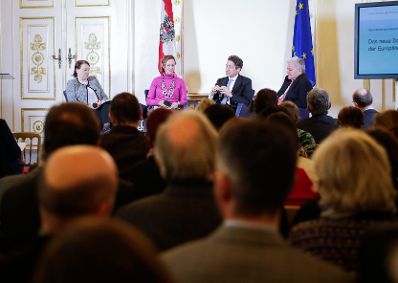 Am 23. Februar 2017 fand im Bundeskanzleramt anl&auml;sslich des 11. Europ&auml;ischen Datenschutztages die Veranstaltung 'Das neue Datenschutzrecht in der Europ&auml;ischen Union' statt. Im Bild (v.l.n.r.) Leiterin der Datenschutzbeh&ouml;rde Andrea Jelinek, Sarah Spiekermann von der Wirtschaftsuniversit&auml;t Wien, Nikolaus Forg&oacute; von der Leibniz Universit&auml;t Hannover und Johann Maier Vorsitzender des Datenschutzrates.