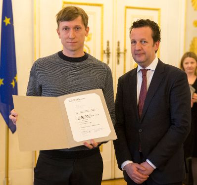 Am 9. M&auml;rz 2017 fand die Staatspreisverleihung f&uuml;r die "Sch&ouml;nsten B&uuml;cher &Ouml;sterreichs" statt. Im Bild der Pr&auml;sident des Hauptverbandes des &Ouml;sterreichischen Buchhandels, Benedikt F&ouml;ger (r.) mit Manuel Radde (l.).