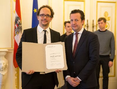 Am 9. M&auml;rz 2017 fand die Staatspreisverleihung f&uuml;r die "Sch&ouml;nsten B&uuml;cher &Ouml;sterreichs" statt. Im Bild der Pr&auml;sident des Hauptverbandes des &Ouml;sterreichischen Buchhandels, Benedikt F&ouml;ger (r.) mit Christian Wurzer (l.).