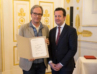 Am 9. M&auml;rz 2017 fand die Staatspreisverleihung f&uuml;r die "Sch&ouml;nsten B&uuml;cher &Ouml;sterreichs" statt. Im Bild der Pr&auml;sident des Hauptverbandes des &Ouml;sterreichischen Buchhandels, Benedikt F&ouml;ger (r.) mit Michael Mauracher (l.).