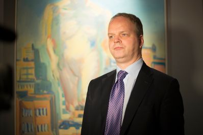 Am 24. M&auml;rz 2017 besuchte Kunst- und Kulturminister Thomas Drozda die Ausstellung "Woman Power" von Maria Lassnig im Palazzo Pitti in Florenz. Im Bild Museumsdirektor der Uffizien Eike Dieter Schmidt.