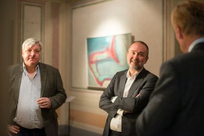 Am 24. M&auml;rz 2017 besuchte Kunst- und Kulturminister Thomas Drozda (m.) die Ausstellung "Woman Power" von Maria Lassnig im Palazzo Pitti in Florenz. Im Bild mit Kurator Wolfgang Drechsler (l.).