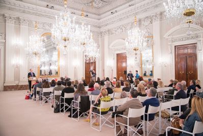 Am 24. M&auml;rz 2017 besuchte Kunst- und Kulturminister Thomas Drozda die Ausstellung "Woman Power" von Maria Lassnig im Palazzo Pitti in Florenz.