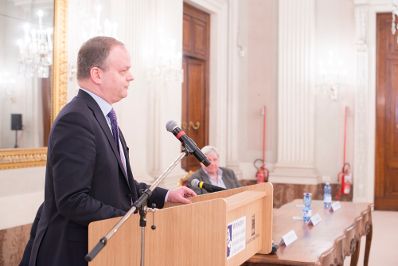 Am 24. M&auml;rz 2017 besuchte Kunst- und Kulturminister Thomas Drozda die Ausstellung "Woman Power" von Maria Lassnig im Palazzo Pitti in Florenz. Im Bild Museumsdirektor der Uffizien Eike Dieter Schmidt.