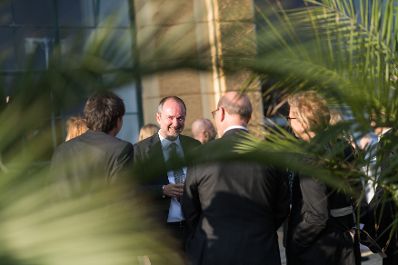 Am 25. Mai 2017 lud Kunst- und Kulturminister Thomas Drozda zum Empfang in der Orangerie anl&auml;sslich des Sommernachtskonzert der Wiener Philharmoniker. Im Bild im Gespr&auml;ch mit G&auml;sten