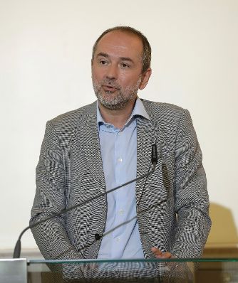 Am 31. Mai 2017 bestellte der Bundeskanzler Vertreterinnen und Vertreter der Wirtschaft zu Mitgliedern der bei der Bundesanstalt "Statistik &Ouml;sterreich" eingerichteten Wirtschaftskurie. Im Bild Kanzleramtsminister Thomas Drozda.