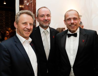 Am 6. Juni 2017 besuchte Kunst- und Kulturminister Thomas Drozda (m.) das Life-Ball Celebration Concert im Burgtheater. Im Bild mit Gery Keszler (r.).