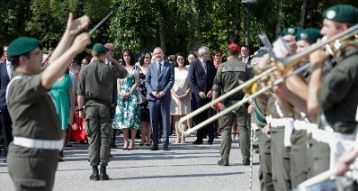 Am 19. Juli 2017 besuchte Kunst- und Kulturminister Thomas Drozda (m.) die Er&ouml;ffnung der Bregenzer Festspiele in Vorarlberg.