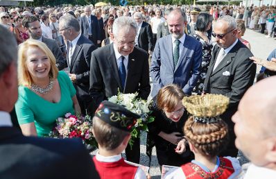 Am 19. Juli 2017 besuchte Kunst- und Kulturminister Thomas Drozda (m.r.) die Er&ouml;ffnung der Bregenzer Festspiele in Vorarlberg.