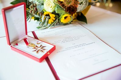 Am 25. Juli 2017 &uuml;berreichte Kunst- und Kulturminister Thomas Drozda das Goldene Ehrenzeichen f&uuml;r Verdienste um die Republik &Ouml;sterreich an Klaus Eberhartinger.