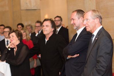 Am 27. Juli 2017 besuchte Kunst- und Kulturminister Thomas Drozda (3.v.l.) den ORF-Cocktail-Empfang anl&auml;sslich der Salzburger Festspiele. Im Bild mit Pr&auml;sidentin der Salzburger Festspiele Helga Rabl-Stadler (l.), Intendant Markus Hinterh&auml;user (2.v.l.) und Landeshauptmann Wilfried Haslauer (r.).