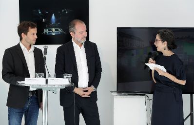 Am 7. September 2017 nahm Kunst- und Kulturminister Thomas Drozda (m.) an der Pressekonferenz "10 Jahre Brunnenpassage" teil. Im Bild mit Klaus Schwertner (l.), Generalsekret&auml;r der Caritas der Erzdi&ouml;zese Wien und Moderatorin Duygu &Ouml;zkan (r.) von der Tageszeitung "Die Presse".