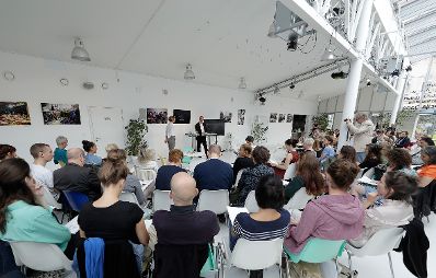 Am 7. September 2017 nahm Kunst- und Kulturminister Thomas Drozda (im Bild) an der Pressekonferenz "10 Jahre Brunnenpassage" teil. Im Anschluss an die Pressekonferenz er&ouml;ffnete er das Symposium "Kunst wirkt!".