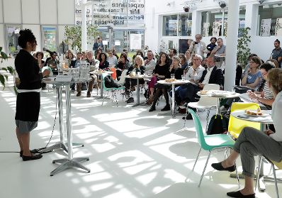 Am 7. September 2017 nahm Kunst- und Kulturminister Thomas Drozda (im Bild) an der Pressekonferenz "10 Jahre Brunnenpassage" teil. Im Anschluss an die Pressekonferenz er&ouml;ffnete er das Symposium "Kunst wirkt!".