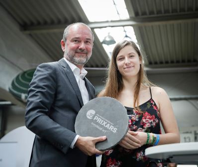 Am 8. September 2017 besuchte Kunst- und Kulturminister Thomas Drozda (l.) die Ars Electronica. Im Bild bei der Auszeichung U19 Ceremony.