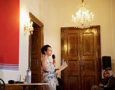 Am 12. September 2017 lud Kunst- und Kulturminister Thomas Drozda zur OPEN:SPACE Diskussionsreihe zum Thema &bdquo;Bedingungsloses Grundeinkommen?&ldquo;. Im Bild die Moderatorin Isolde Charim.