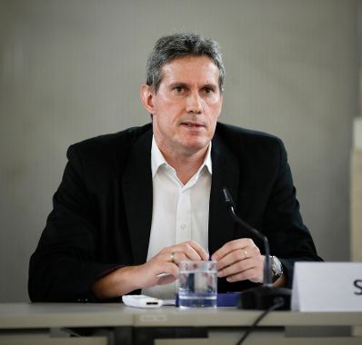 Am 18. September 2017 fand die Veranstaltung "Kinder hinter Gittern?" im Kassensaal des Bundeskanzleramtes statt. Im Bild Helmut Sax vom Ludwig Boltzmann Institut.