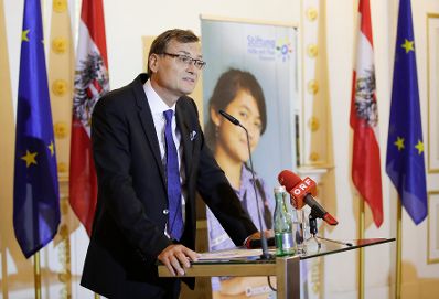 Am 19. September 2017 fand die Verleihung des Plan Medienpreis f&uuml;r Kinderrechte im Bundeskanzleramt statt. Im Bild Thomas Kralinger, Pr&auml;sident des Verbandes &Ouml;sterreichischer Zeitungen (V&Ouml;Z).