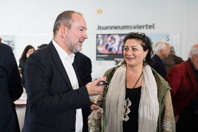 Am 23. September 2017 nahm Kunst- und Kulturminister Thomas Drozda (l.) bei der Ausstellungser&ouml;ffnung "Prometheus unbound" anl&auml;sslich des Steirischen Herbst Festivals teil. Im Bild mit Intendantin Veronica Kaup-Hasler (r.).