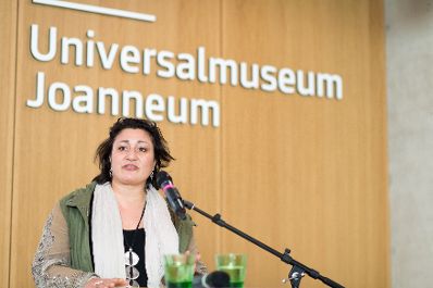Am 23. September 2017 nahm Kunst- und Kulturminister Thomas Drozda bei der Ausstellungser&ouml;ffnung "Prometheus unbound" anl&auml;sslich des Steirischen Herbst Festivals teil. Im Bild Intendantin Veronica Kaup-Hasler.