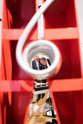 Am 23. September 2017 besuchte Kunst- und Kulturminister Thomas Drozda (r.) das GrazMuseum anl&auml;sslich des Steirischen Herbst Festivals. Im Bild Museumsdirektor Otto Hochreiter (l.).