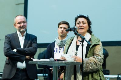Am 23. September 2017 nahm Kunst- und Kulturminister Thomas Drozda (l.) an der Er&ouml;ffnung des Festivalzentrums anl&auml;sslich des Steirischen Herbst Festivals teil. Im Bild mit dem leitenden Dramaturgen Martin Baasch (m.) und Intendantin Veronica Kaup-Hasler (r.).